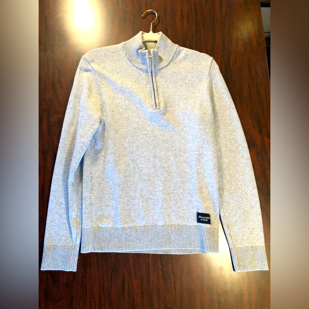 Abercrombie and Finch - Men’s Small